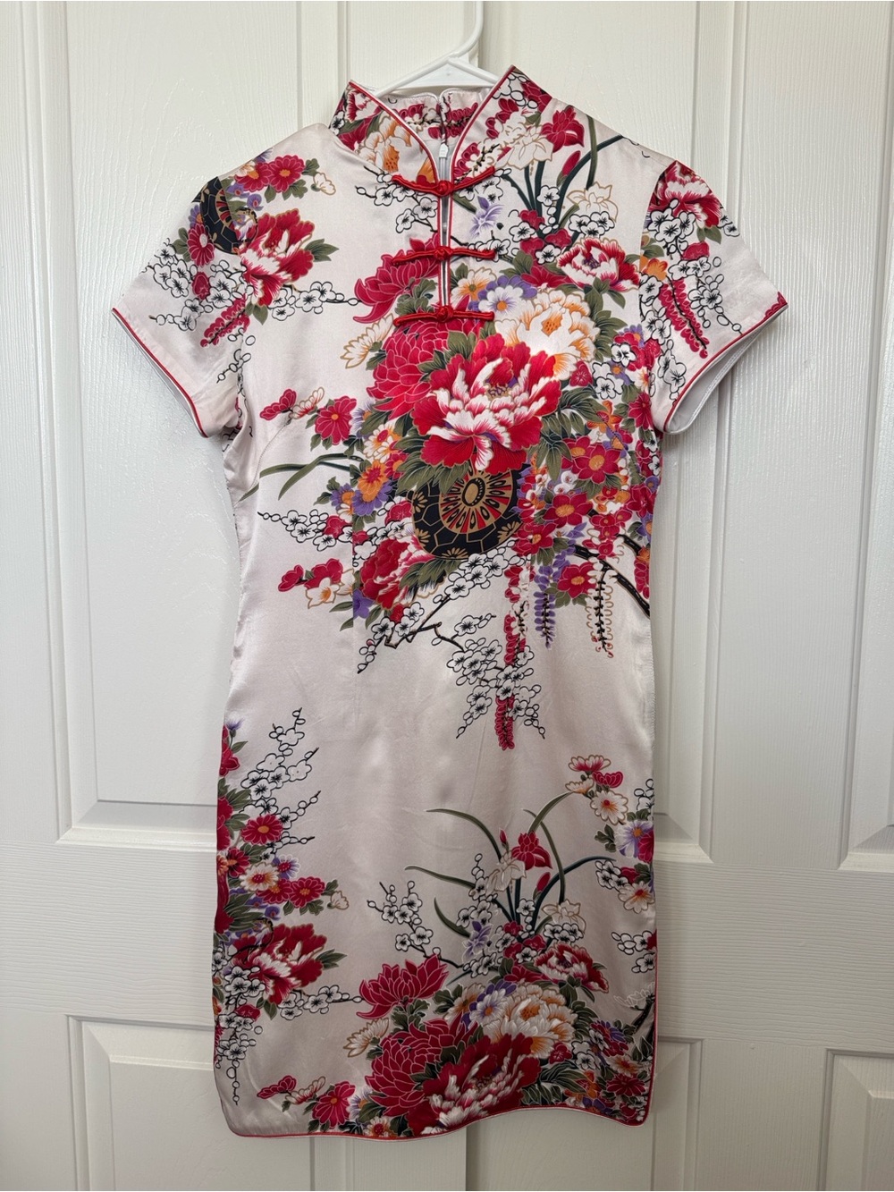 100% high quality Floral Silk dress/Cheongsam Dress in white and Red
